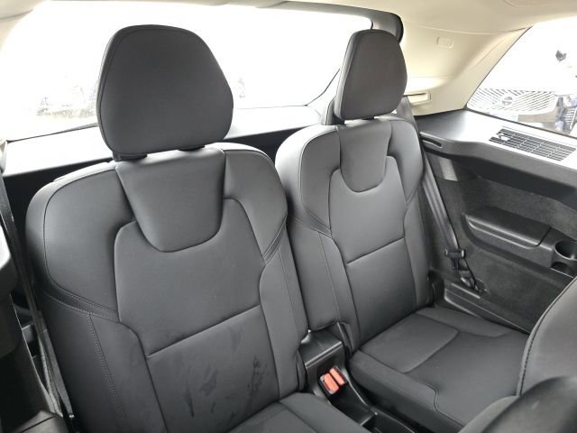 Certified 2025 Volvo XC90 B5 Plus image 20