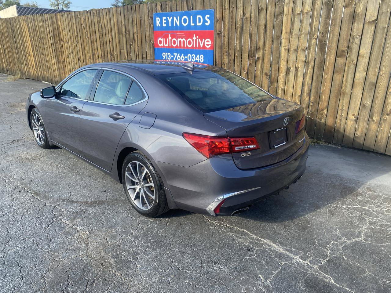 Used 2018 Acura TLX V6 SH-AWD image 7
