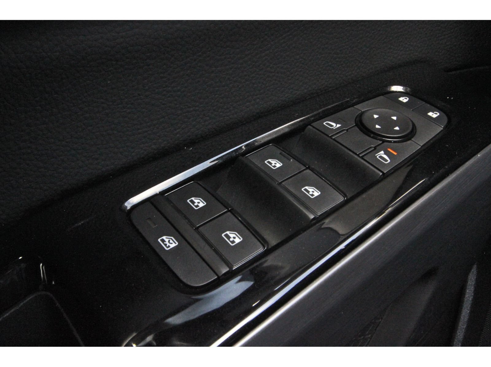 Certified 2026 Nissan Pathfinder SL AWD/4WD image 25