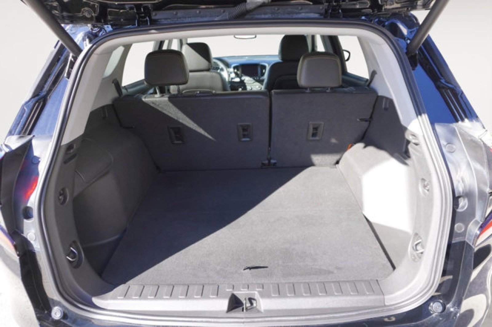 Used 2021 GMC Terrain SLT w/ Infotainment Package II image 9