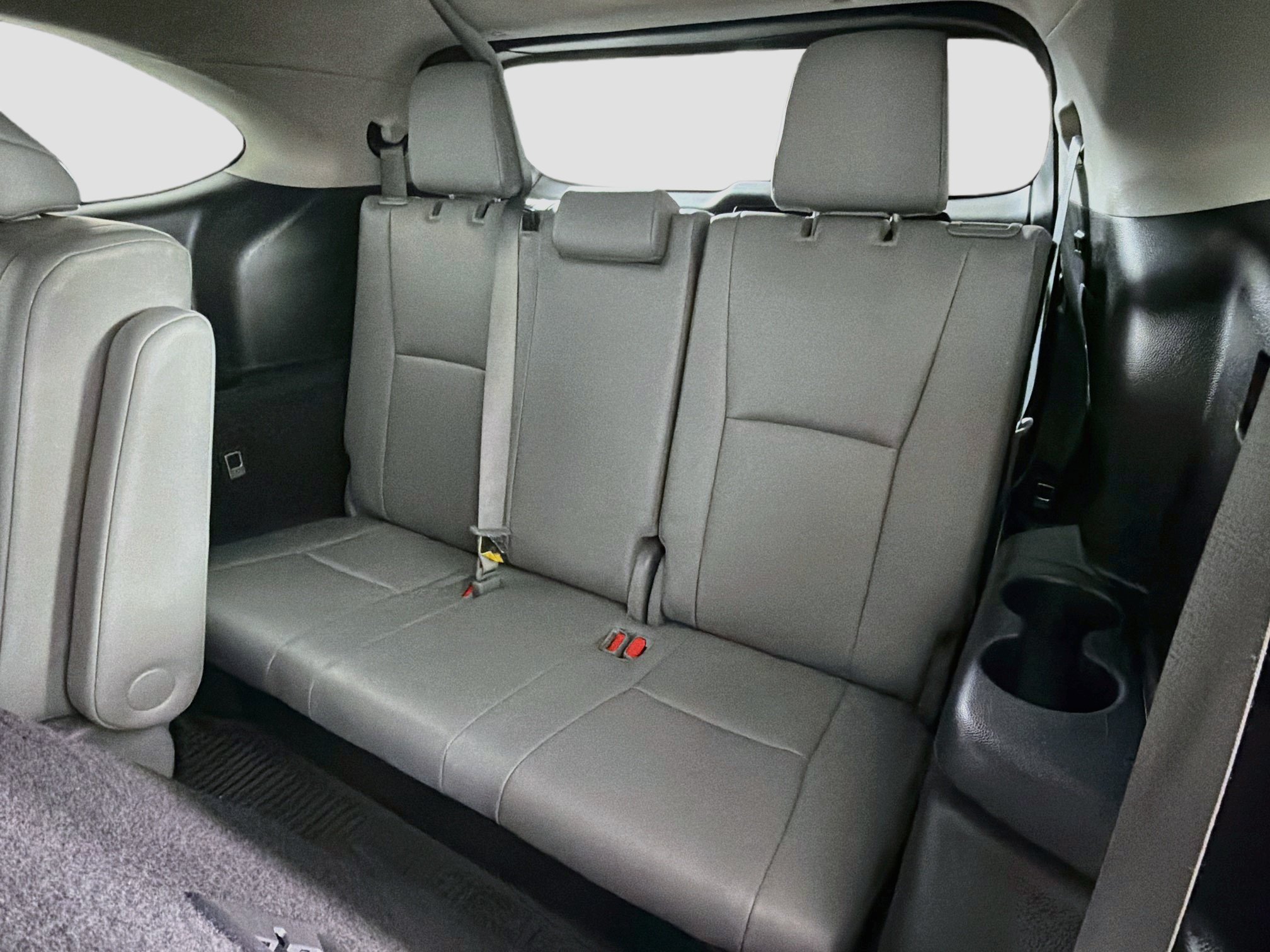 Used 2021 Toyota Highlander XLE FWD image 30