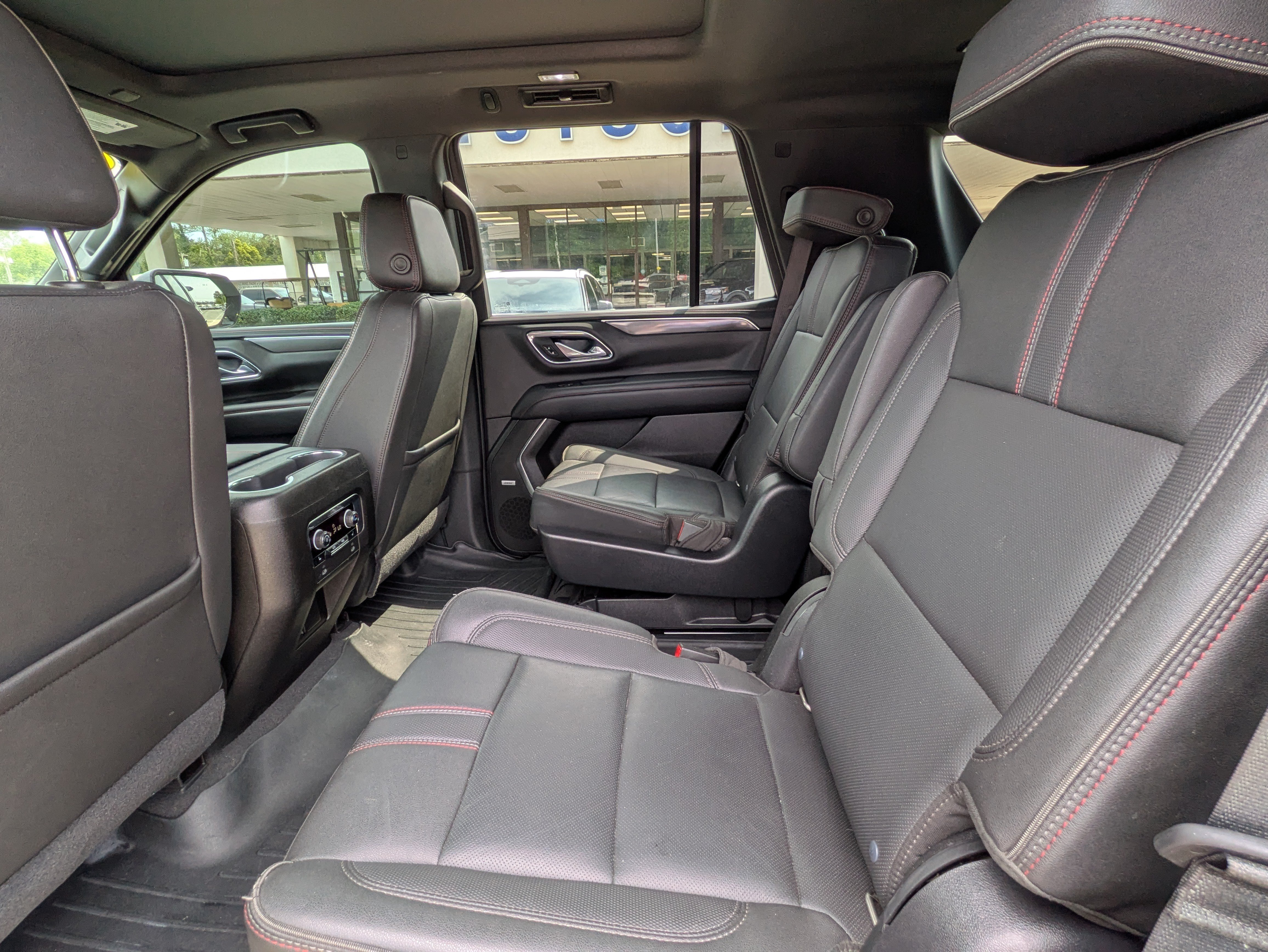 Used 2021 Chevrolet Tahoe RST w/ Luxury Package AWD/4WD image 14