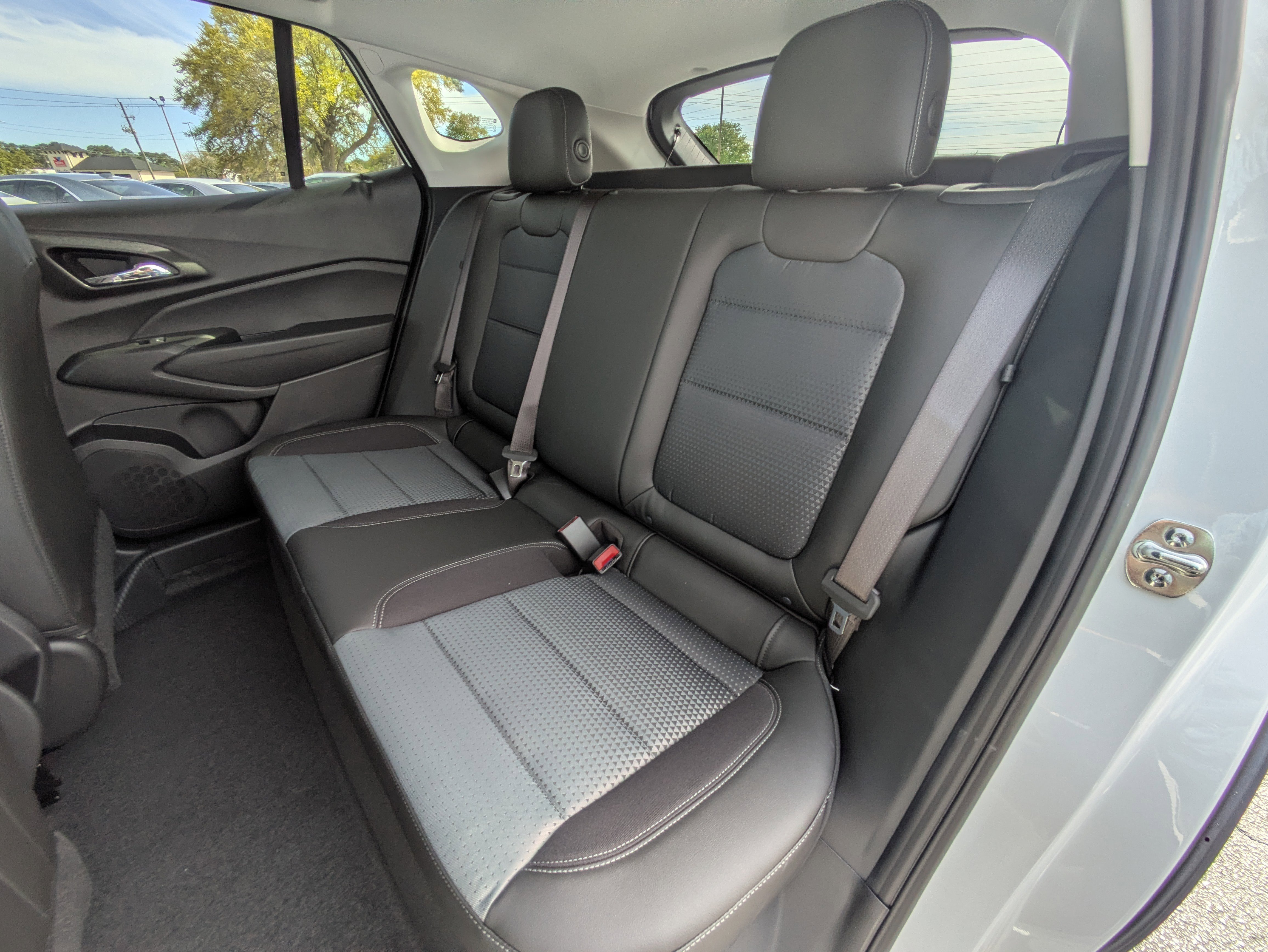 New 2026 Chevrolet Trax LT w/ Midnight Edition image 8