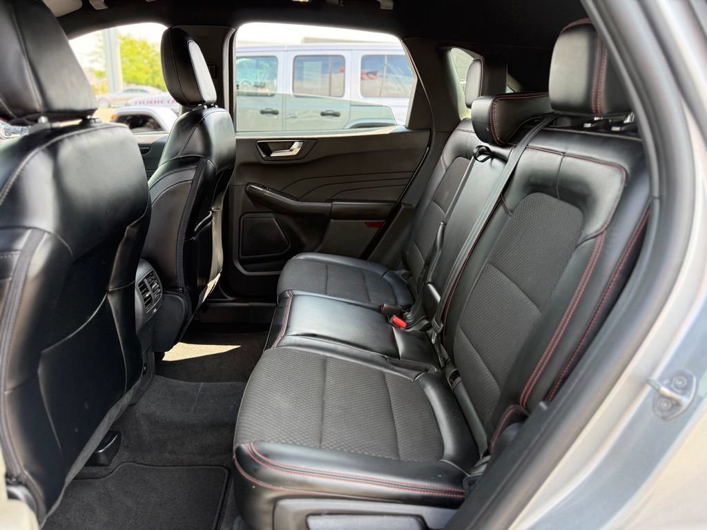 Used 2024 Ford Escape ST-Line w/ Tech Pack #1 AWD/4WD image 14