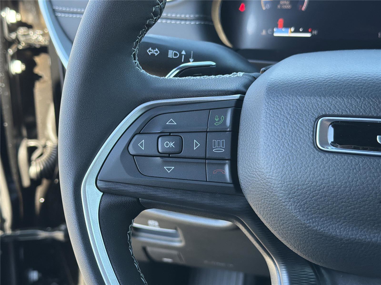 New 2025 Jeep Grand Cherokee Altitude image 27