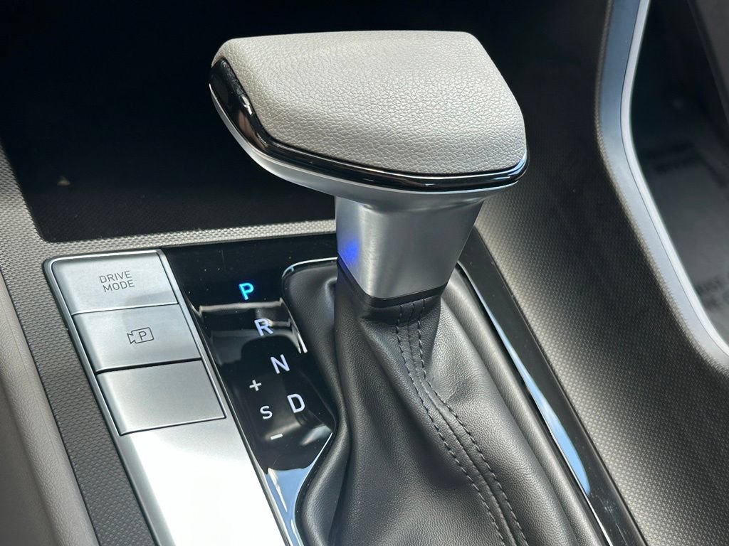 Certified 2024 Hyundai Elantra SEL FWD image 18