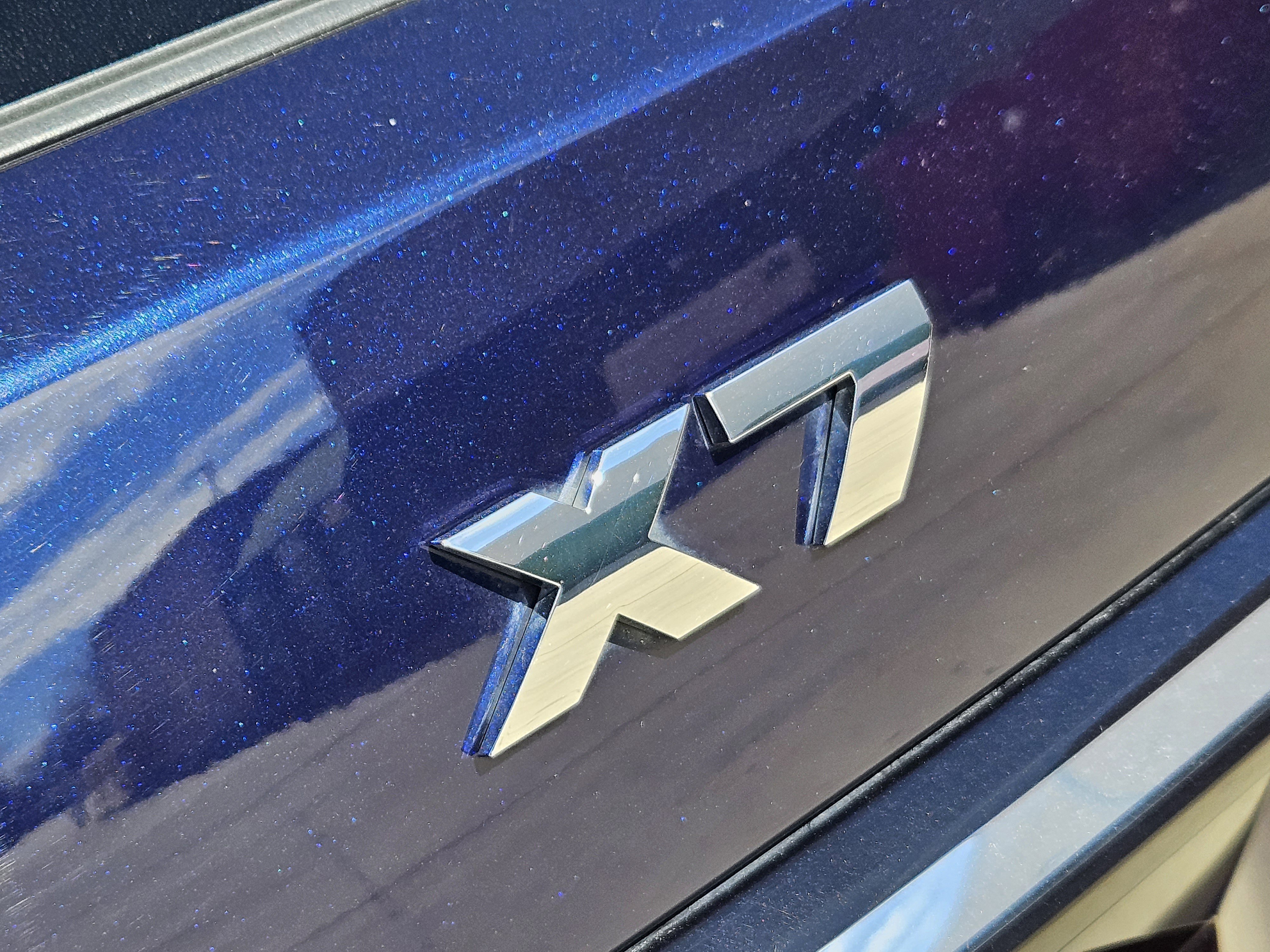 Used 2023 BMW X7 M60i w/ Executive Package image 8