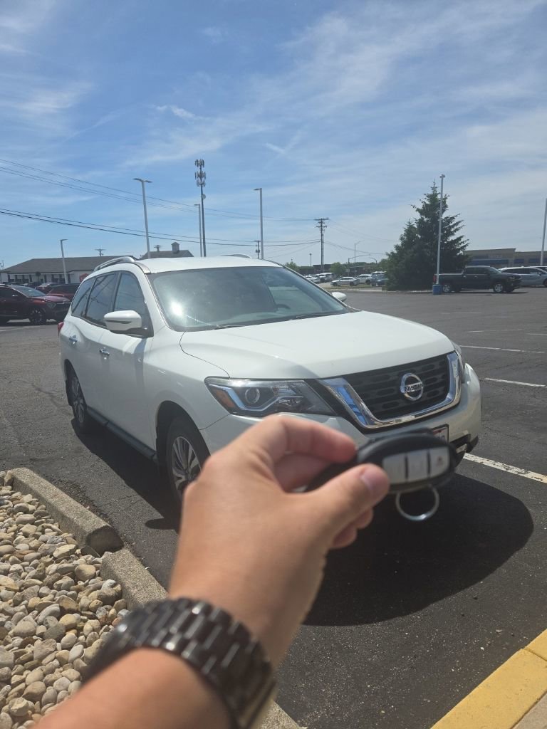 Used 2018 Nissan Pathfinder S AWD/4WD image 6