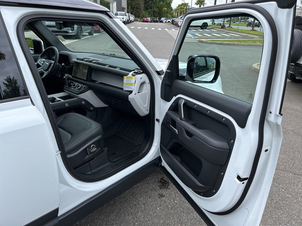 New 2025 Land Rover Defender 130 S image 19