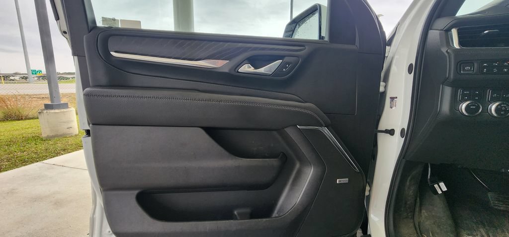 Used 2024 GMC Yukon Denali AWD/4WD image 13