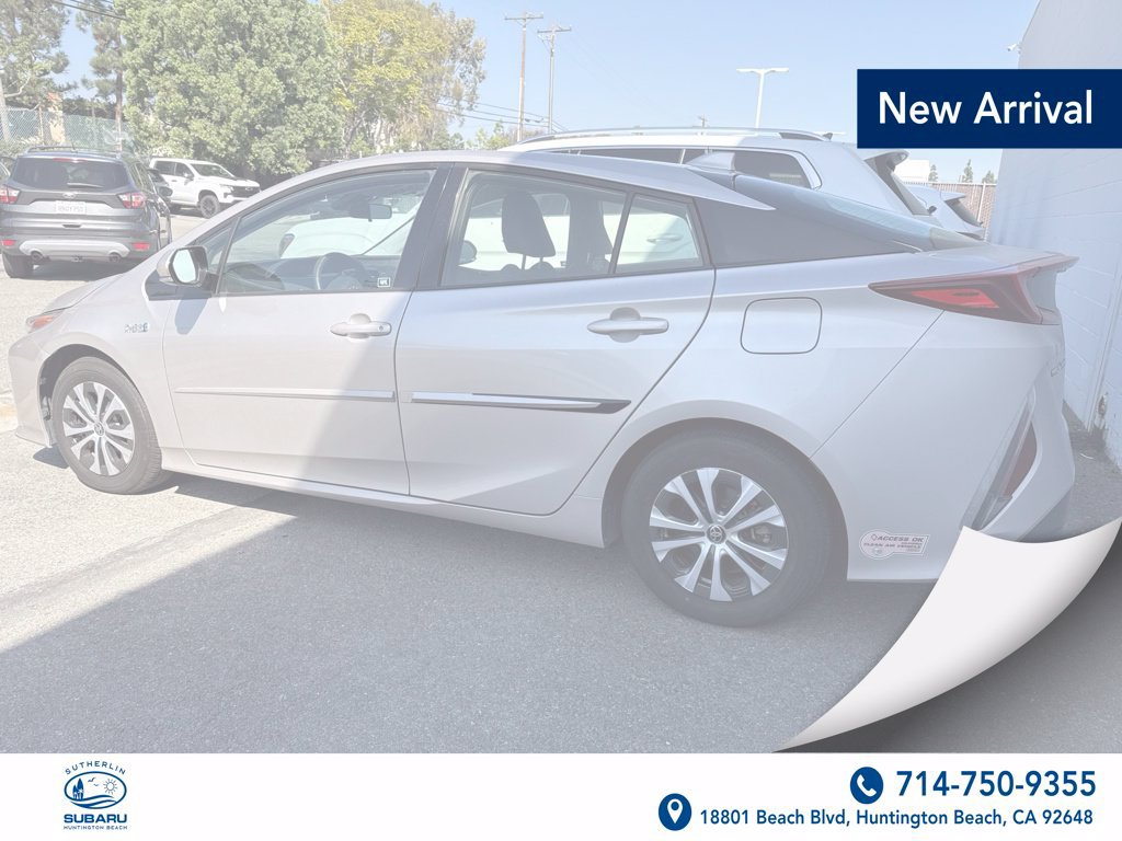 Used 2020 Toyota Prius Prime LE FWD image 2