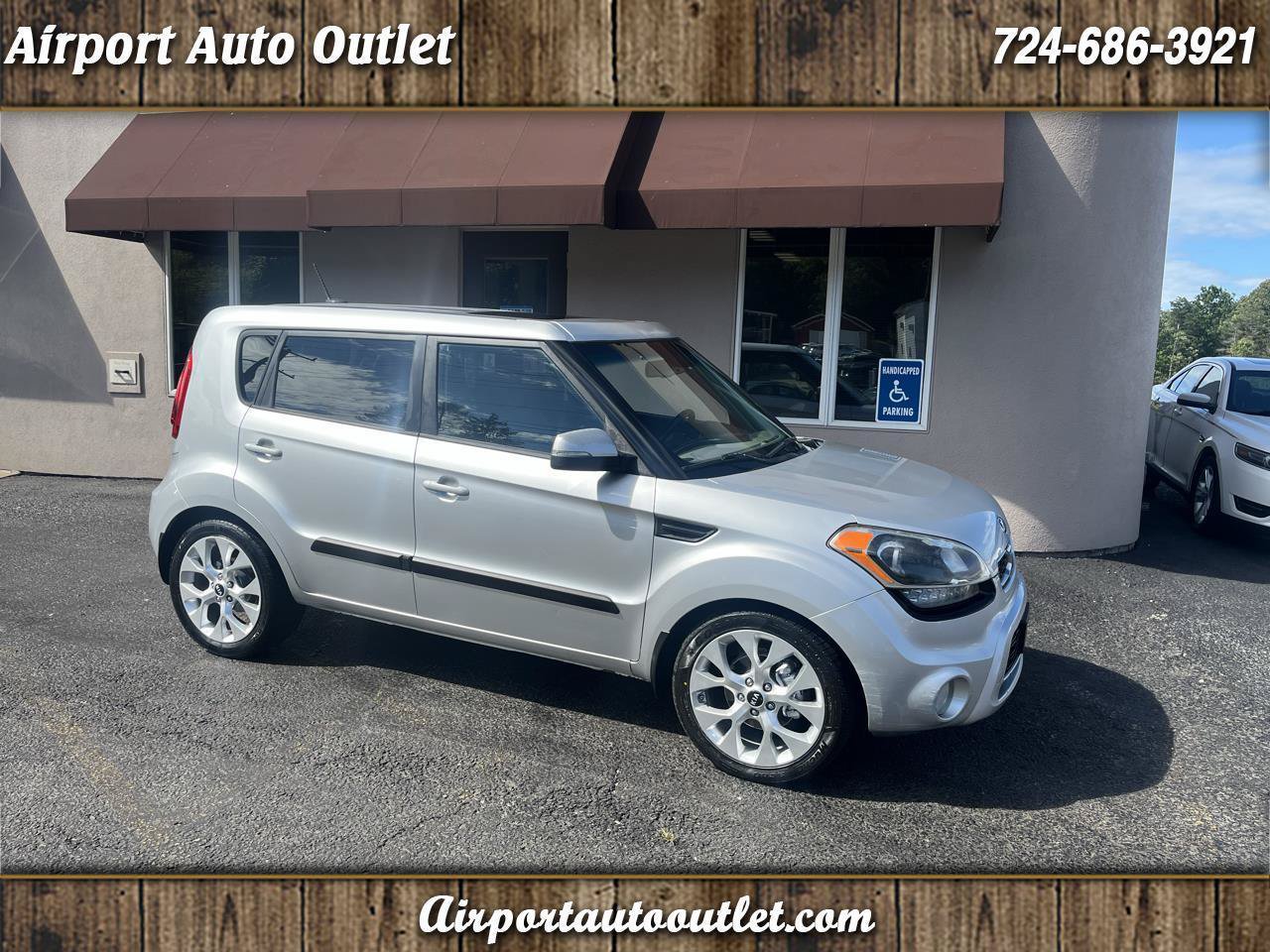 Used 2013 Kia Soul ! FWD image 1