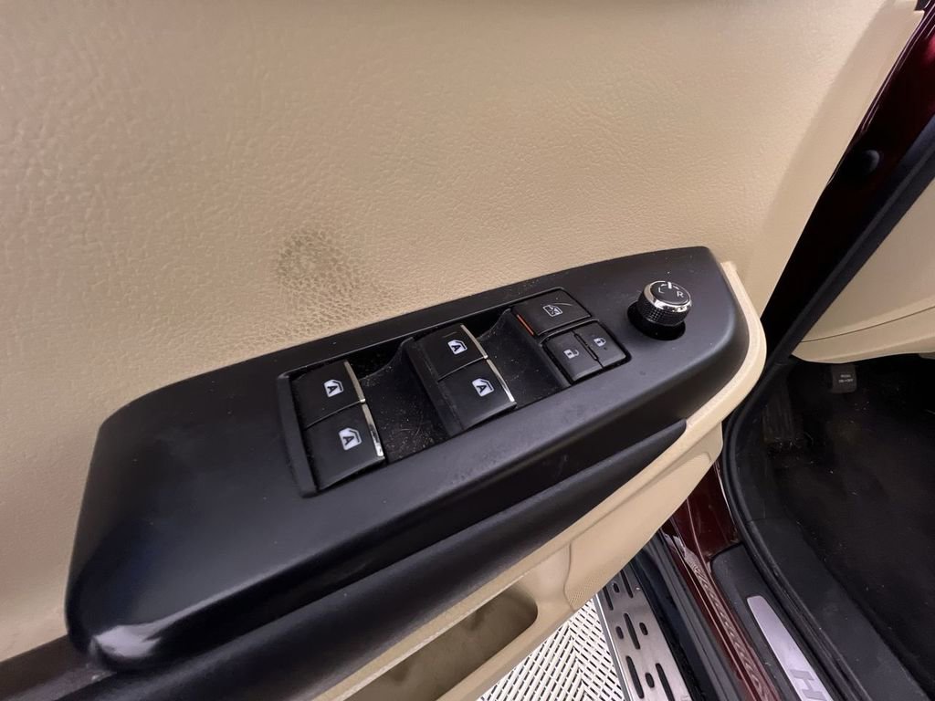 Used 2018 Toyota Highlander Limited Platinum image 13