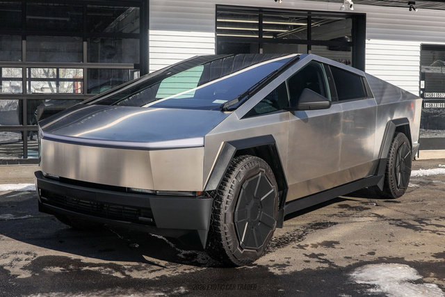 Used 2024 Tesla Cybertruck AWD Crew Cab image 14