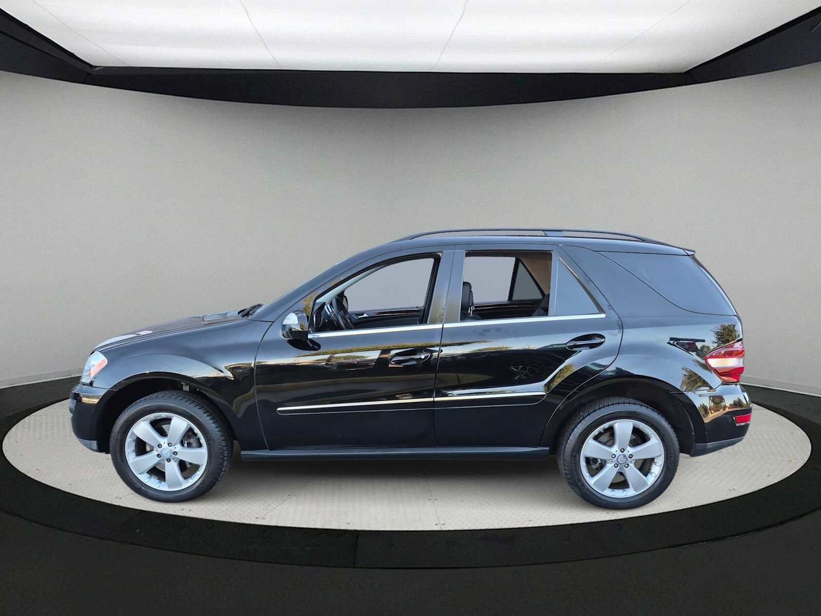 Used 2010 Mercedes-Benz ML 350 4MATIC image 5