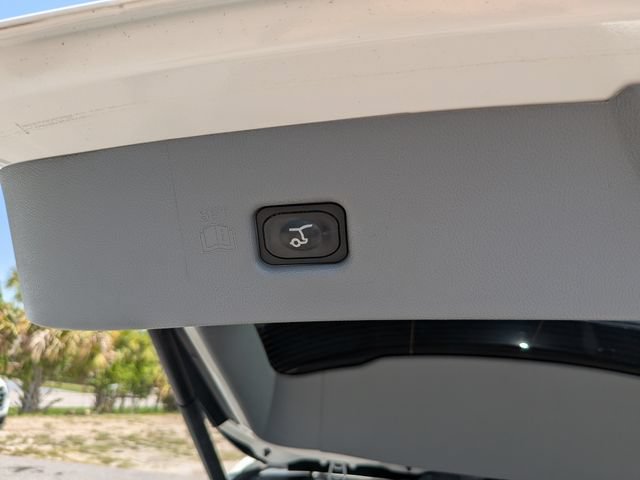 Used 2023 Lincoln Nautilus Reserve FWD image 13