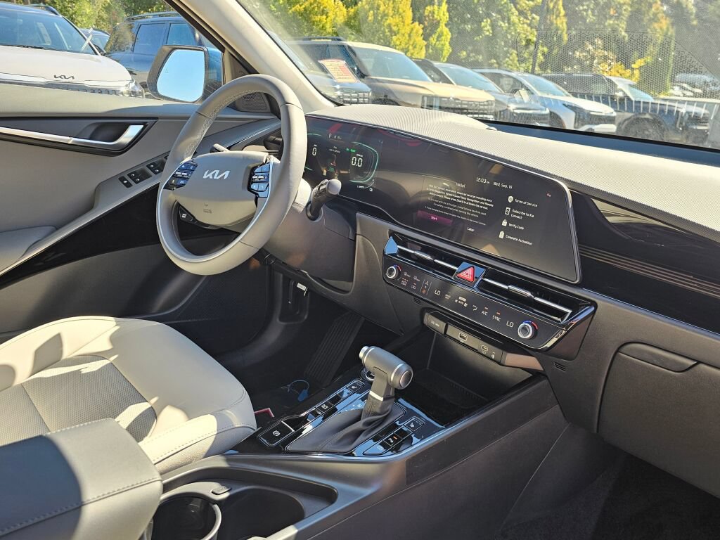 New 2026 Kia Niro EX FWD image 32