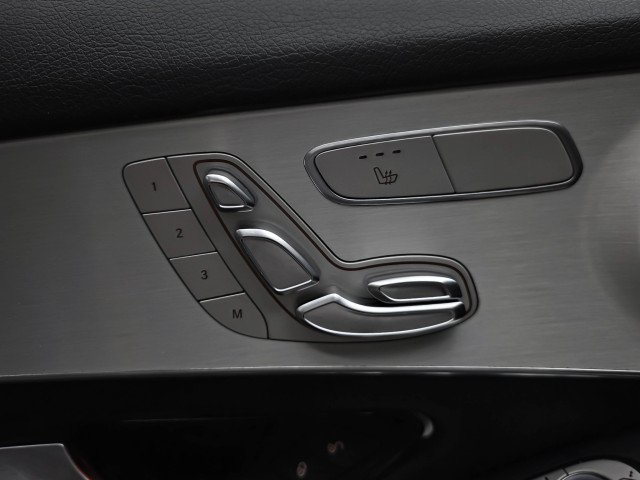 Used 2021 Mercedes-Benz GLC 300 4MATIC image 32