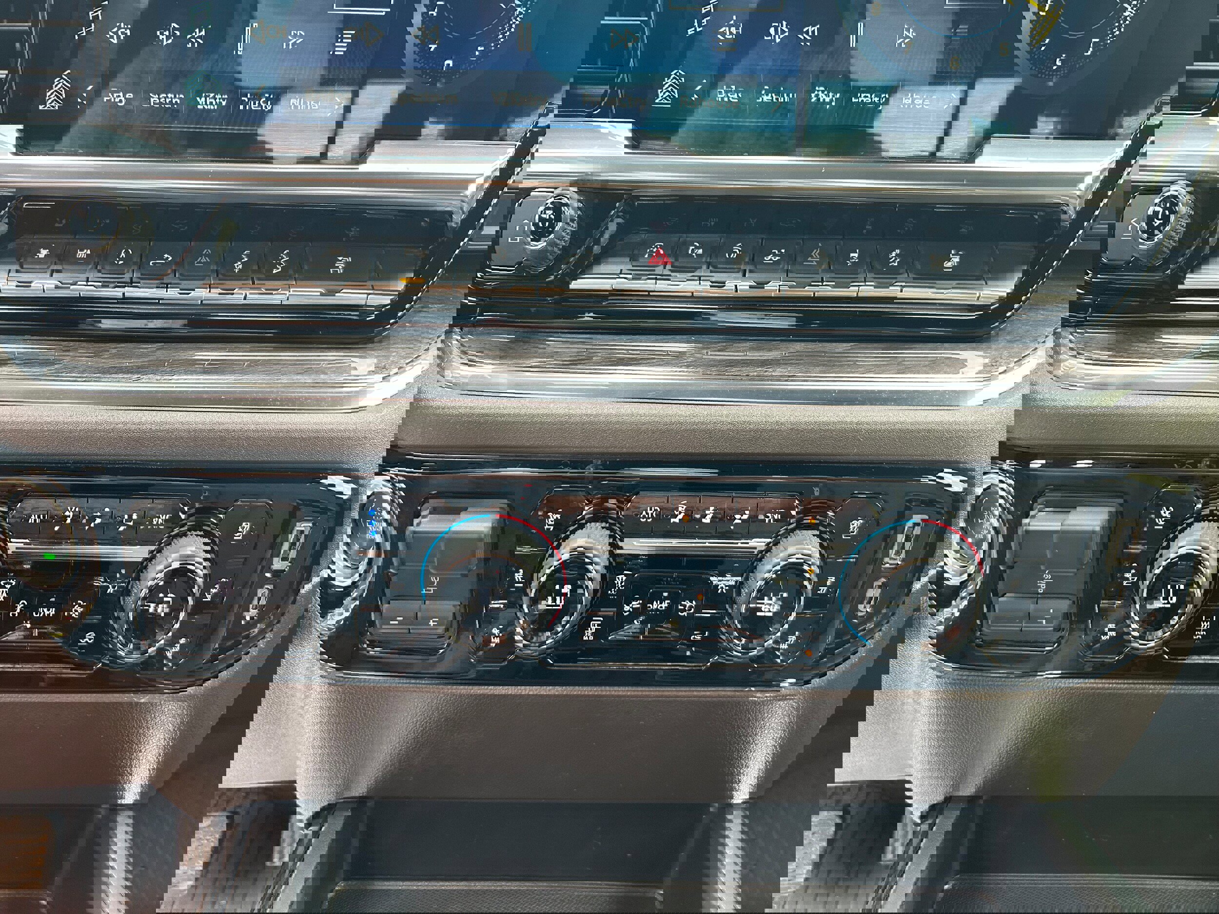 Used 2024 Chevrolet Silverado 1500 LTZ w/ LTZ Premium Texas Edition image 28