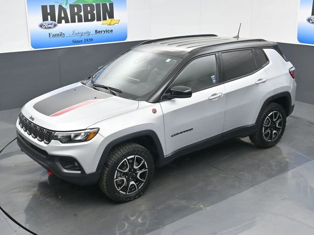 Used 2025 Jeep Compass Trailhawk image 23