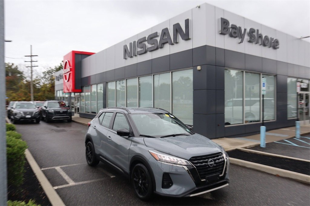 Certified 2022 Nissan Kicks SR