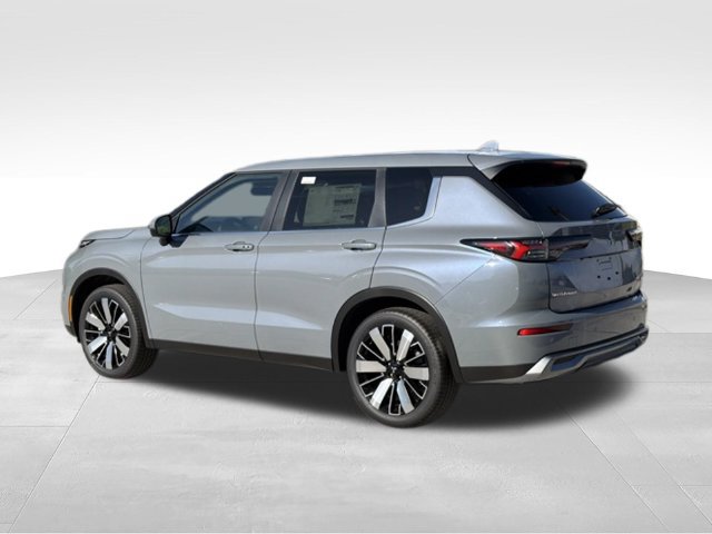 New 2026 Mitsubishi Outlander SE FWD image 3