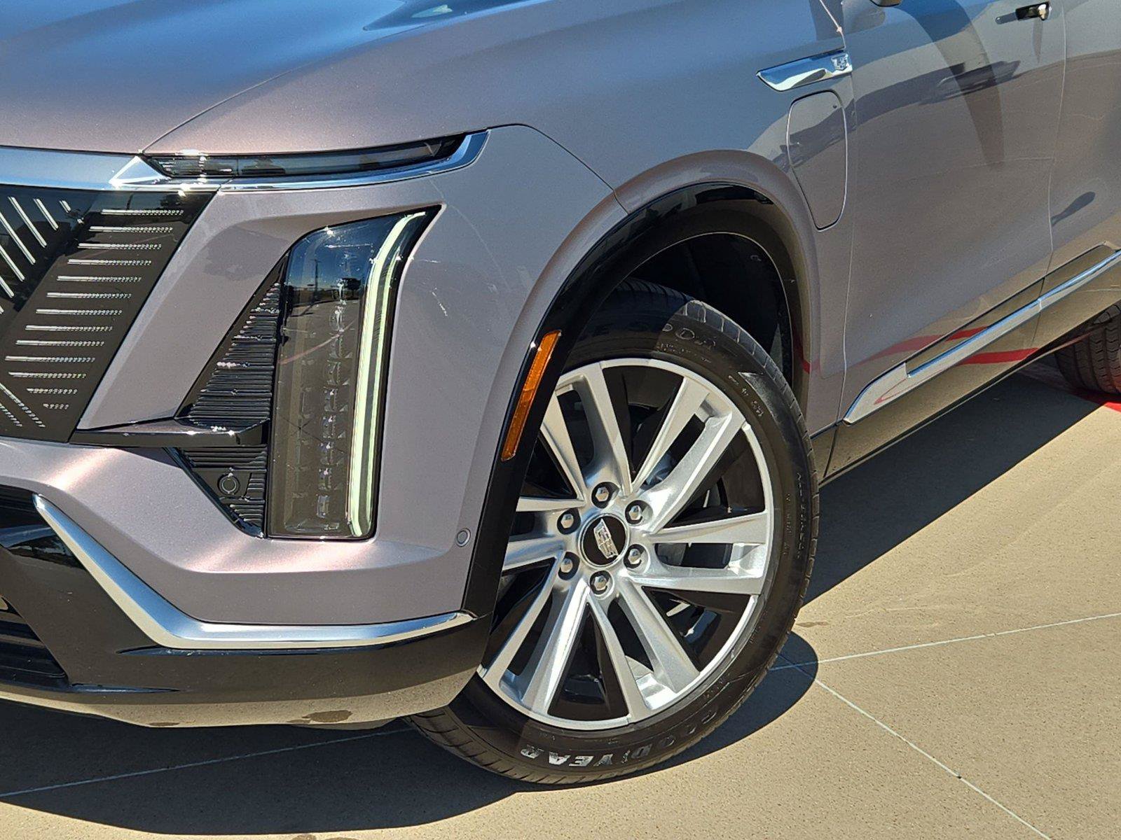 Certified 2026 Cadillac Vistiq Luxury AWD/4WD image 7