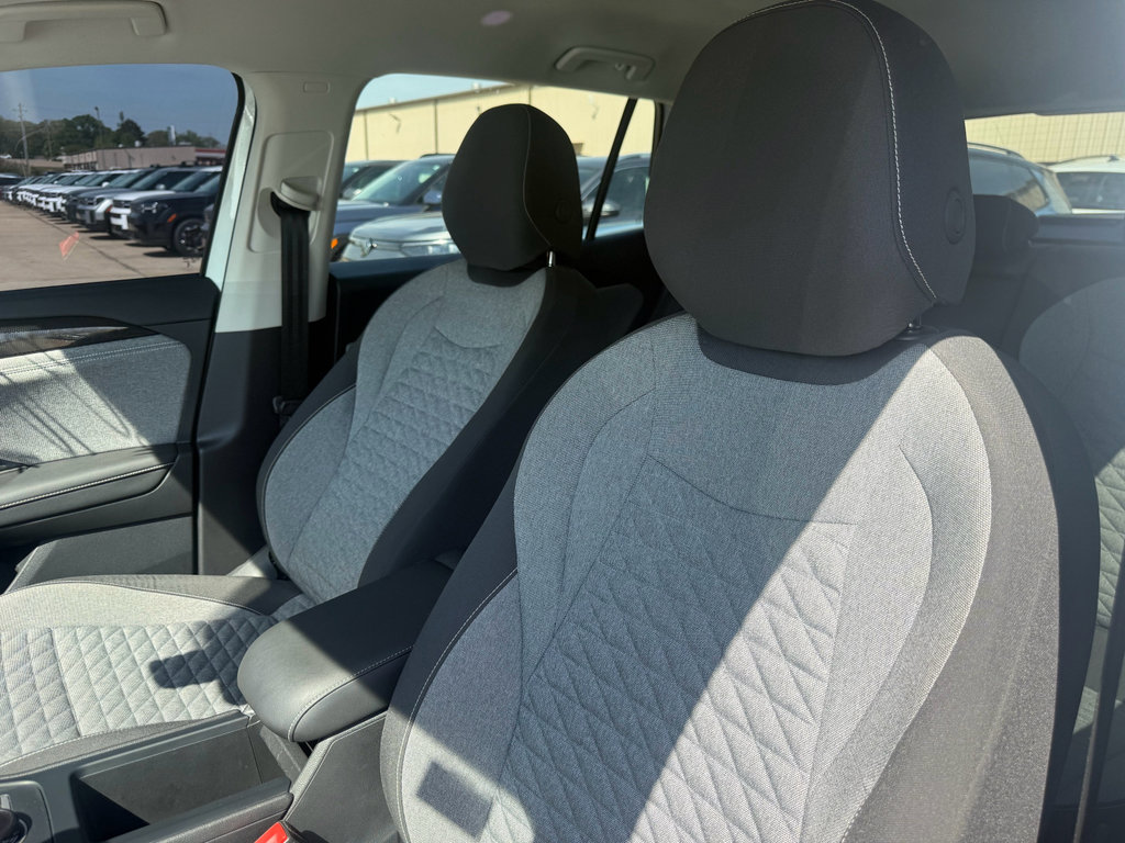 Certified 2025 Volkswagen Tiguan S FWD image 14