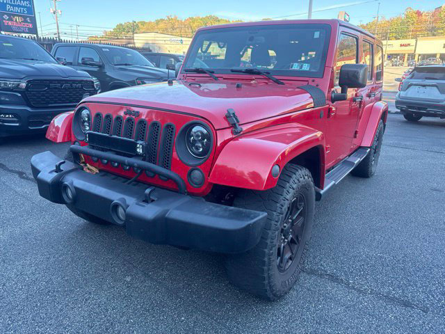 Used 2015 Jeep Wrangler Unlimited Sahara w/ Dual Top Group AWD/4WD image 2