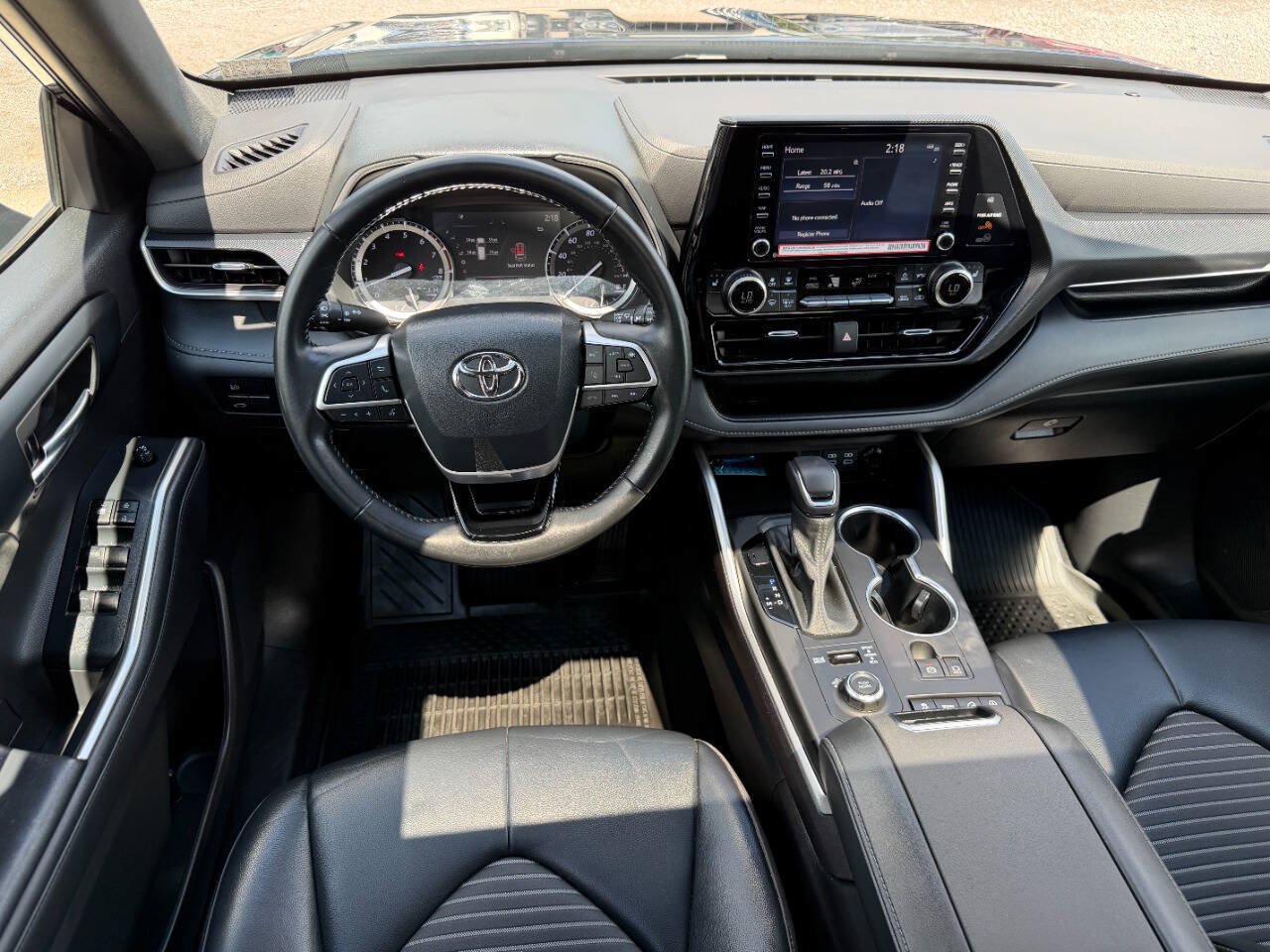 Used 2022 Toyota Highlander XSE AWD/4WD image 32