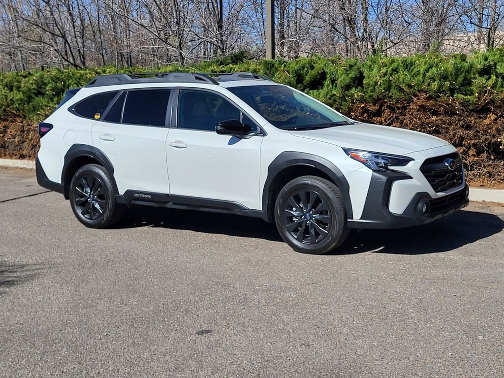 Used 2025 Subaru Outback Onyx Edition AWD/4WD image 3