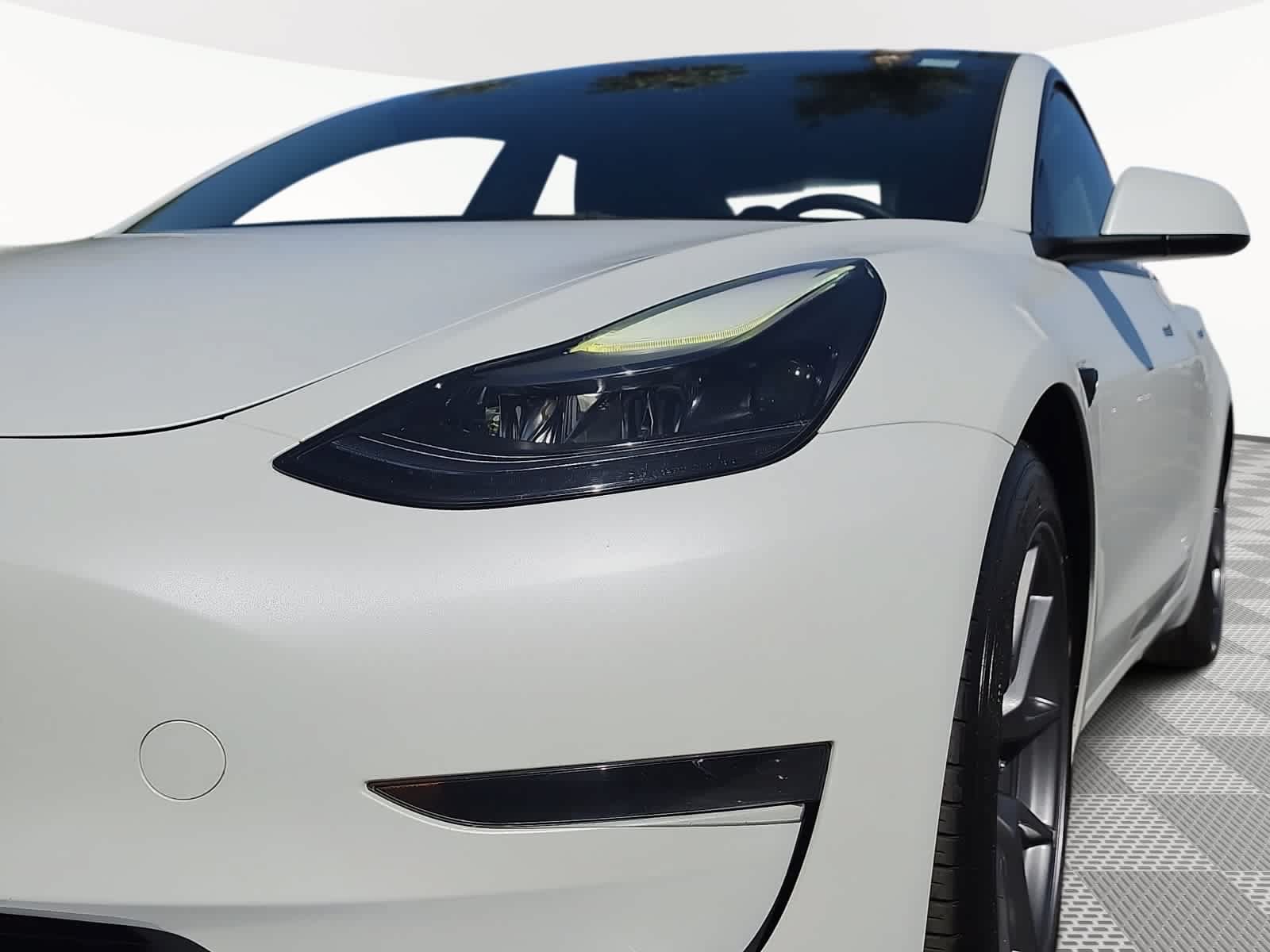 Used 2023 Tesla Model 3 Standard Range RWD image 4