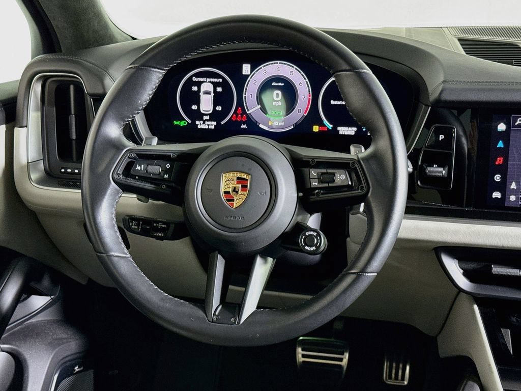 Certified 2024 Porsche Cayenne Turbo AWD/4WD image 17