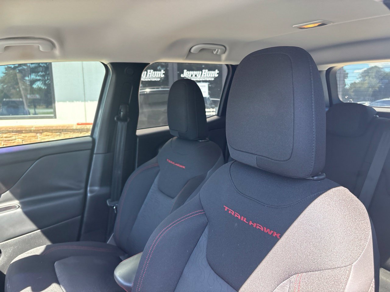 Used 2016 Jeep Renegade Trailhawk w/ Popular Equipment Group AWD/4WD image 3