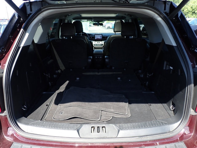 Certified 2023 Ford Explorer XLT w/ Equipment Group 202A AWD/4WD image 8