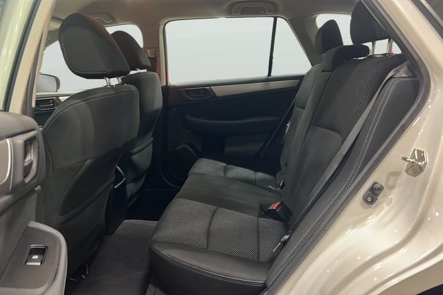 Used 2018 Subaru Outback 2.5i AWD/4WD image 16