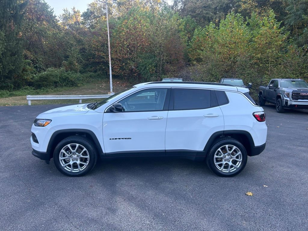 Used 2022 Jeep Compass Latitude image 6
