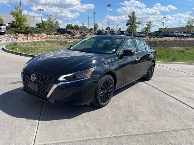 Used 2025 Nissan Altima 2.5 SV w/ SV Special Edition Package AWD/4WD image 3