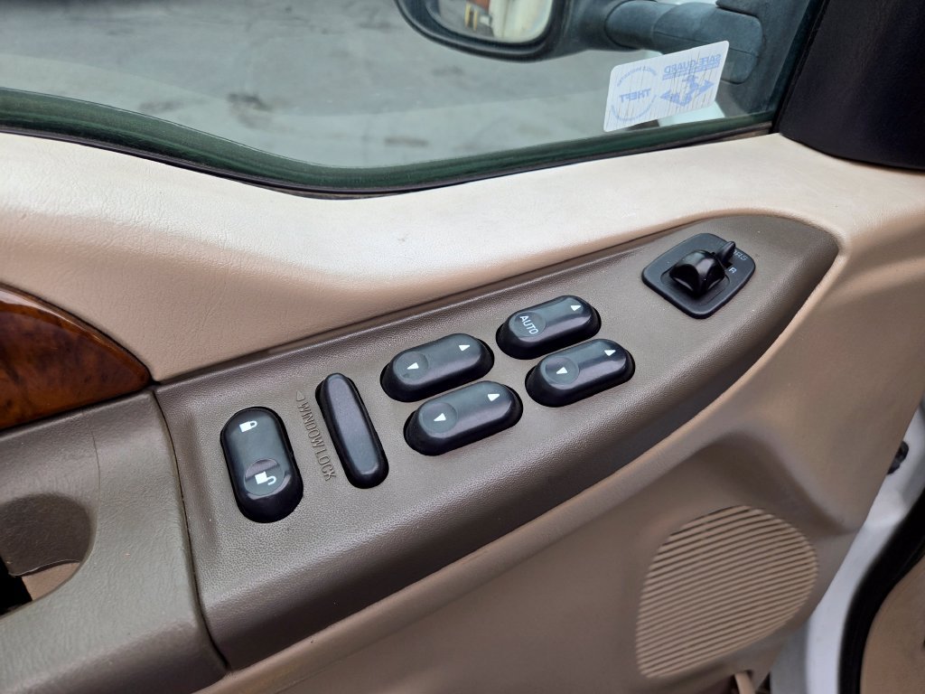 Used 2004 Ford F350 Lariat AWD/4WD image 16