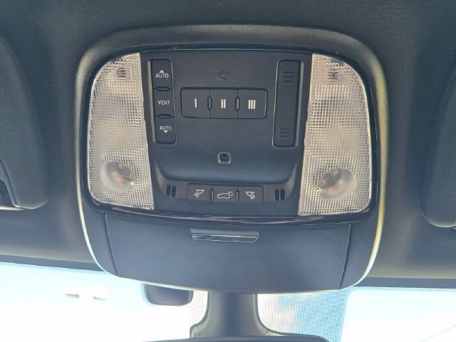 Used 2023 Dodge Durango GT AWD/4WD image 29