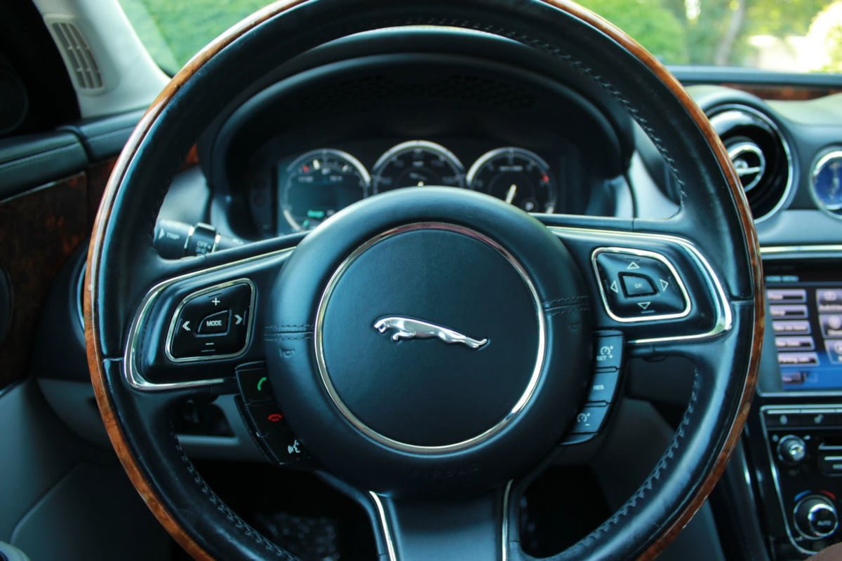 Used 2012 Jaguar XJ RWD image 13