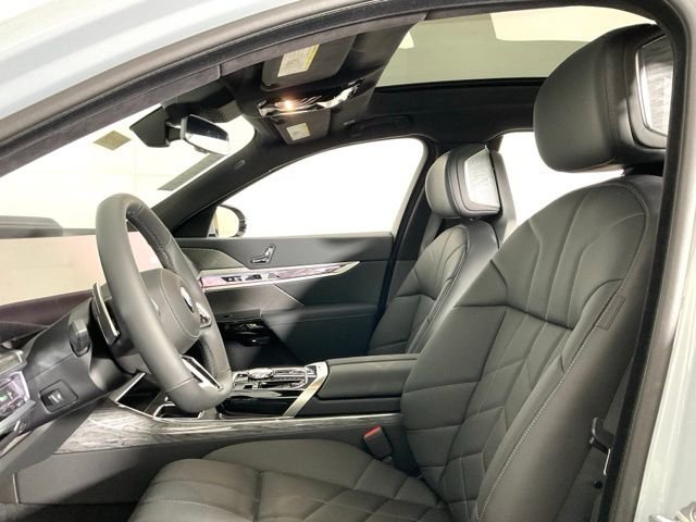 Used 2024 BMW 760i xDrive image 30