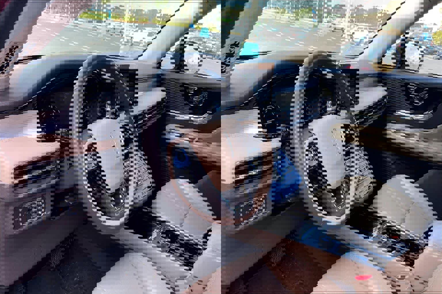 Used 2022 Lincoln Corsair FWD w/ Equipment Group 101A image 19