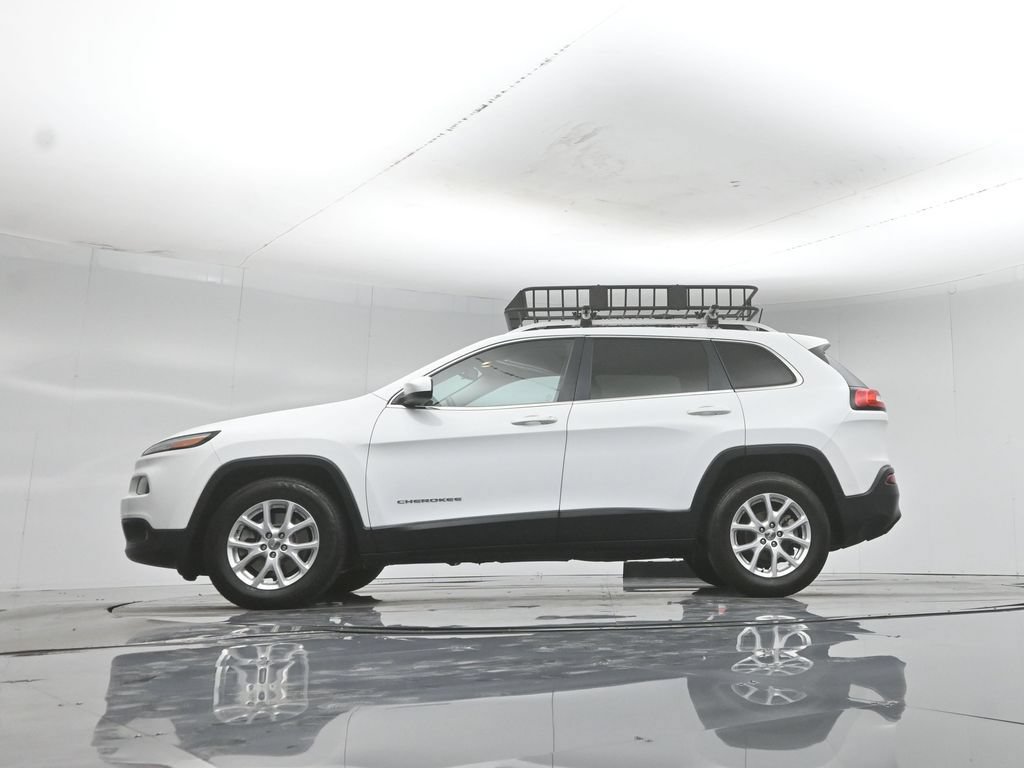 Used 2017 Jeep Cherokee Latitude FWD image 8