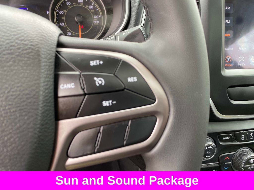 Used 2022 Jeep Cherokee Latitude Lux w/ Sun & Sound Group image 16