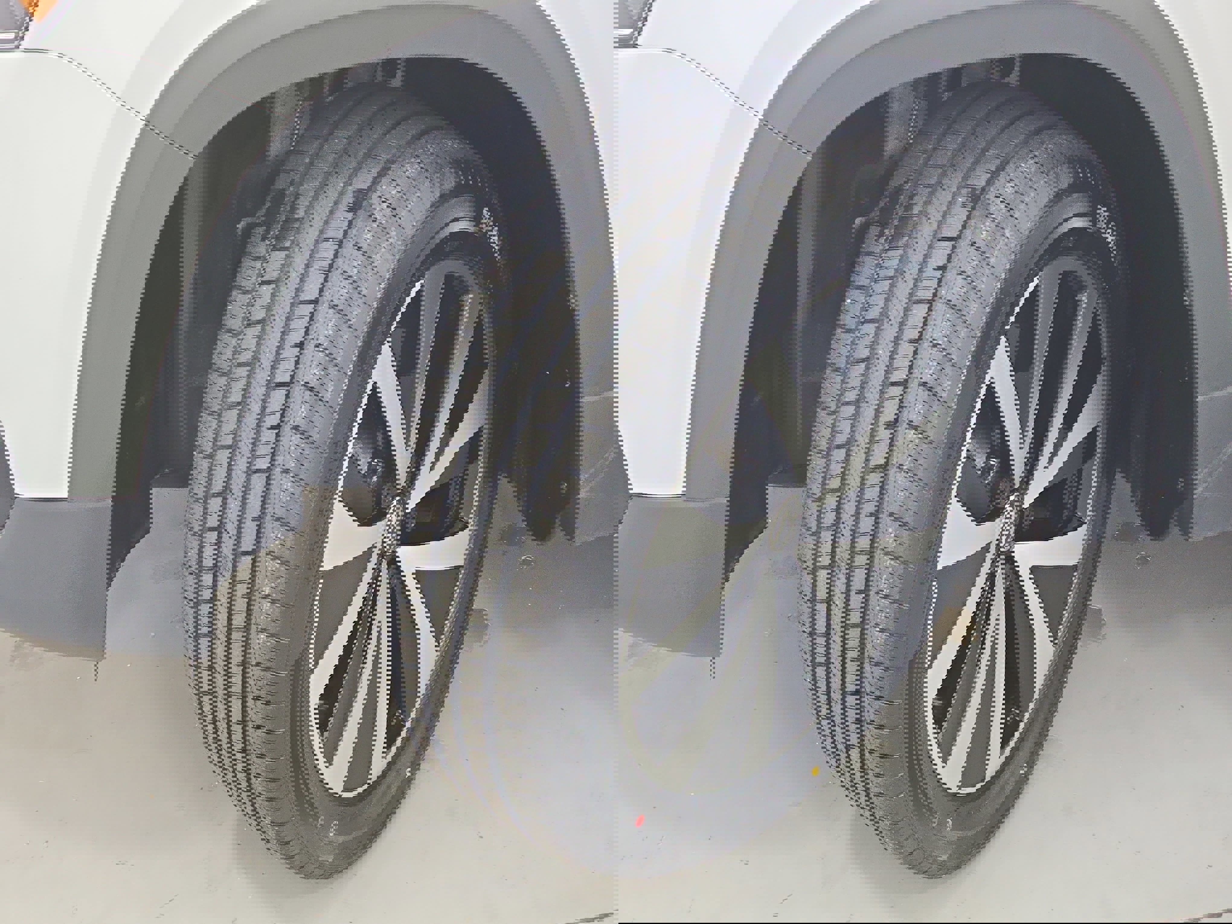 Certified 2022 Volkswagen Taos SE w/ IQ.Drive SE Package image 31