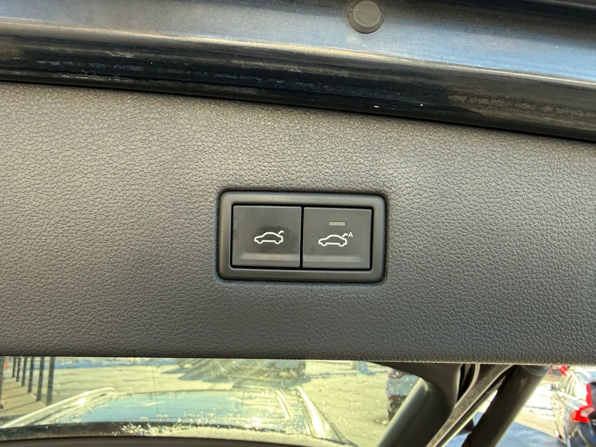 Used 2019 Volkswagen Tiguan SEL Premium R-Line image 19