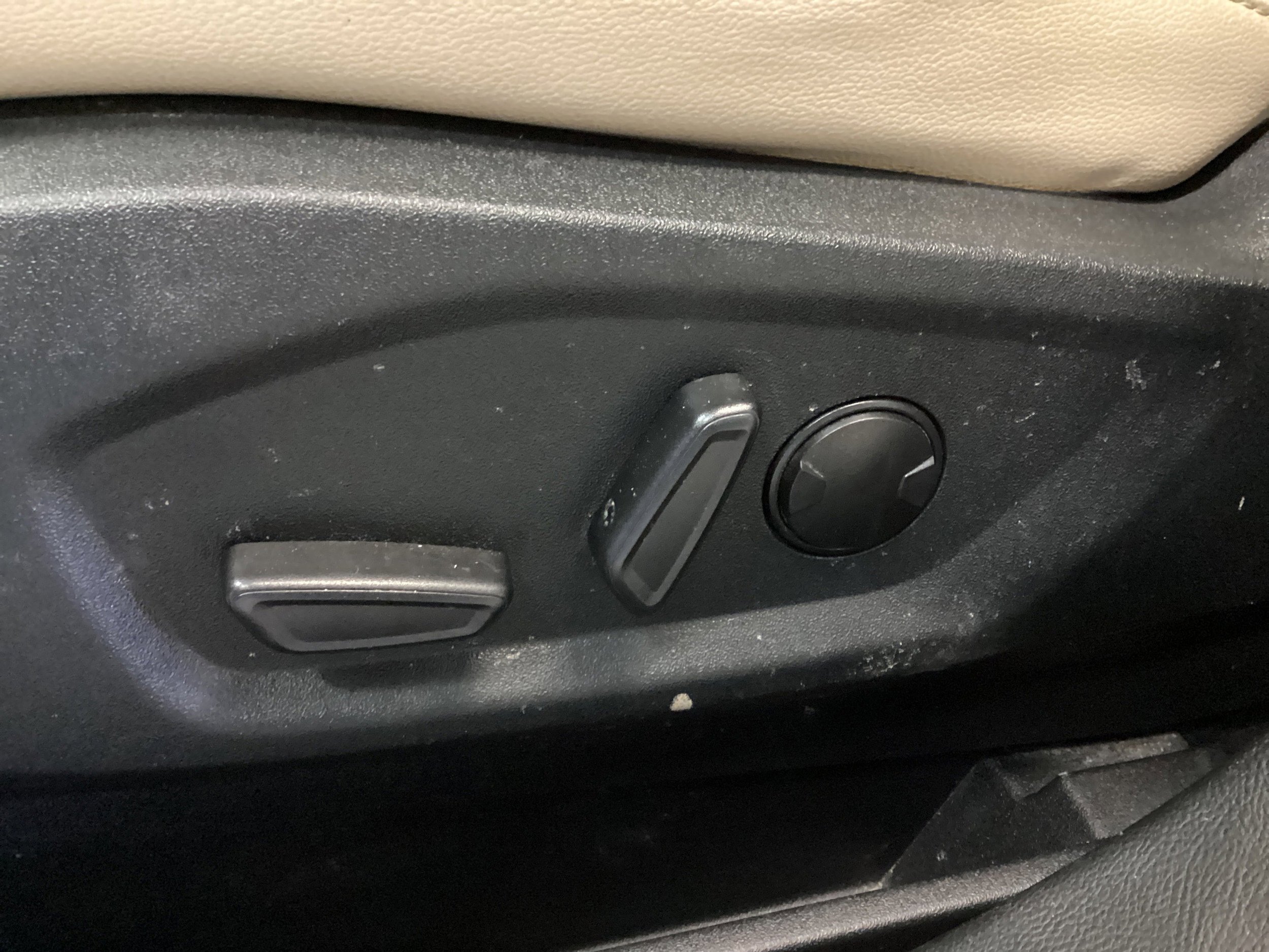 Used 2022 Ford Edge SEL AWD/4WD image 16