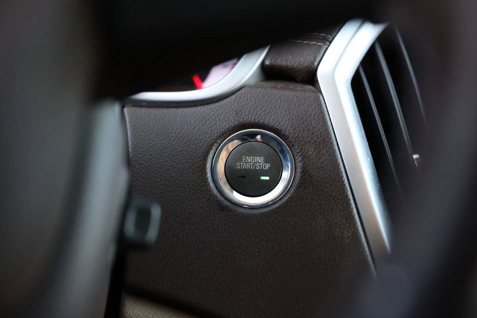 Used 2010 Cadillac SRX Luxury image 29