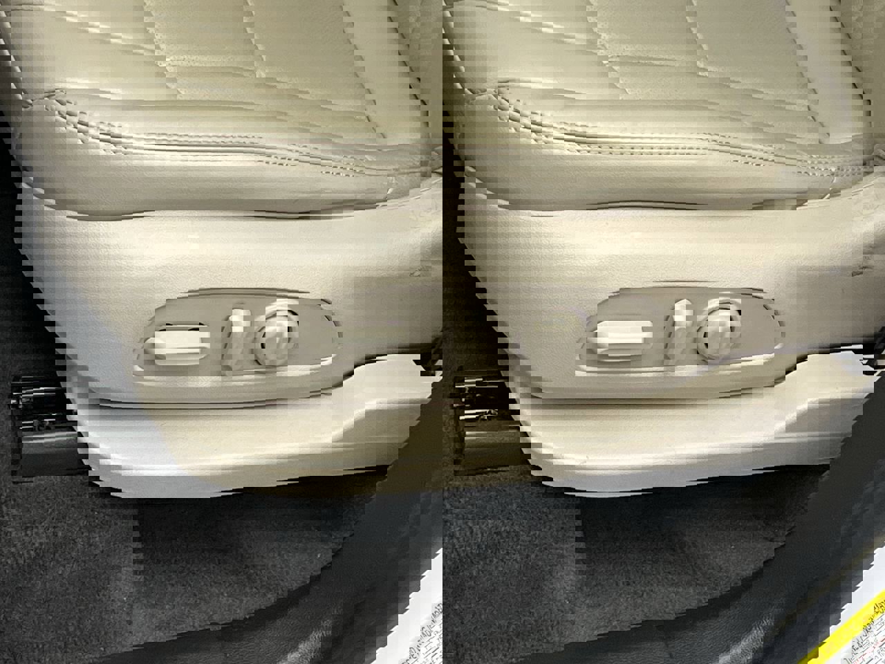 Used 2019 Buick Enclave Premium AWD/4WD image 11